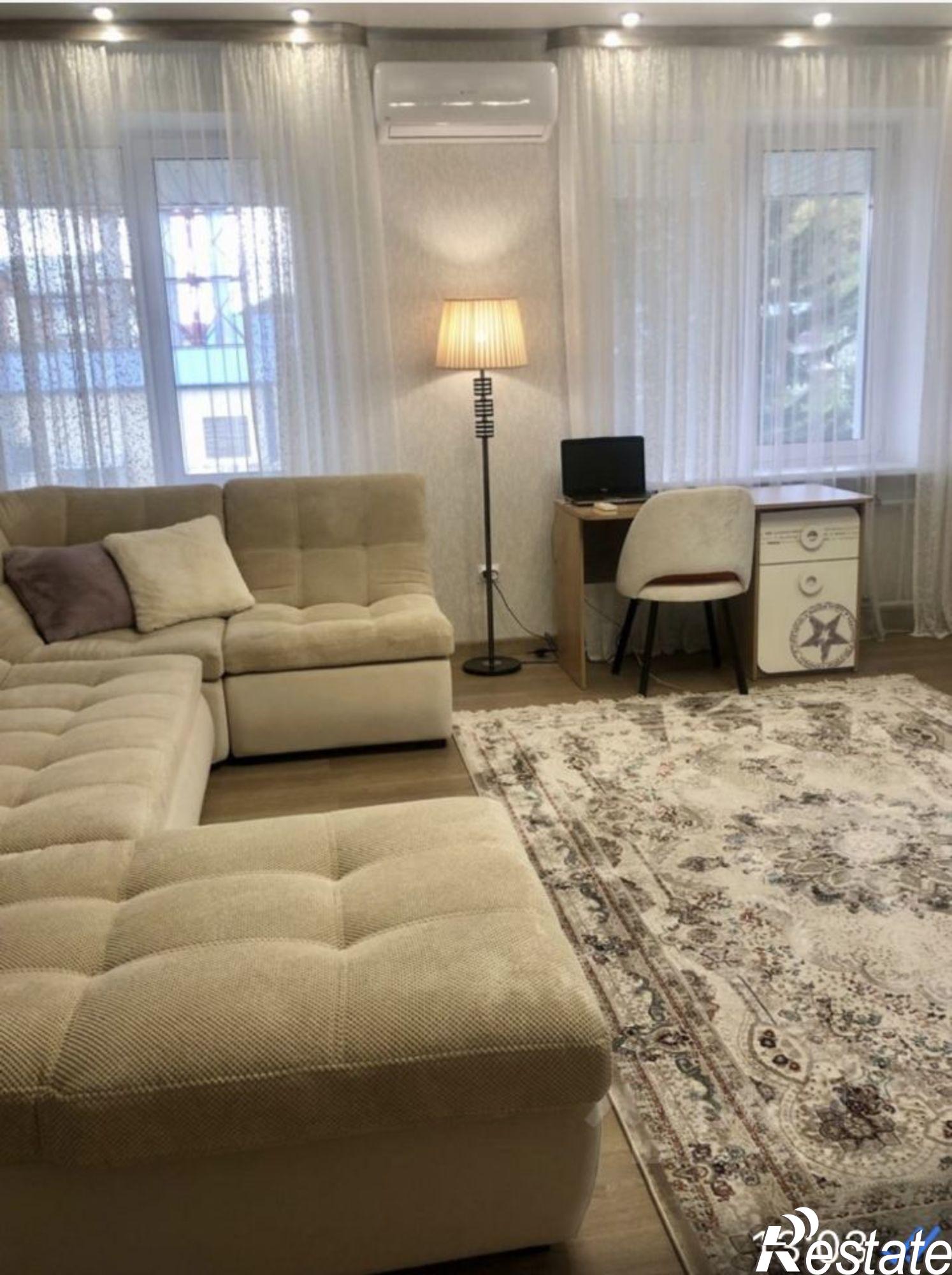 Сдать квартиру за 150 000 рублей на ул Панфиловцев, 15