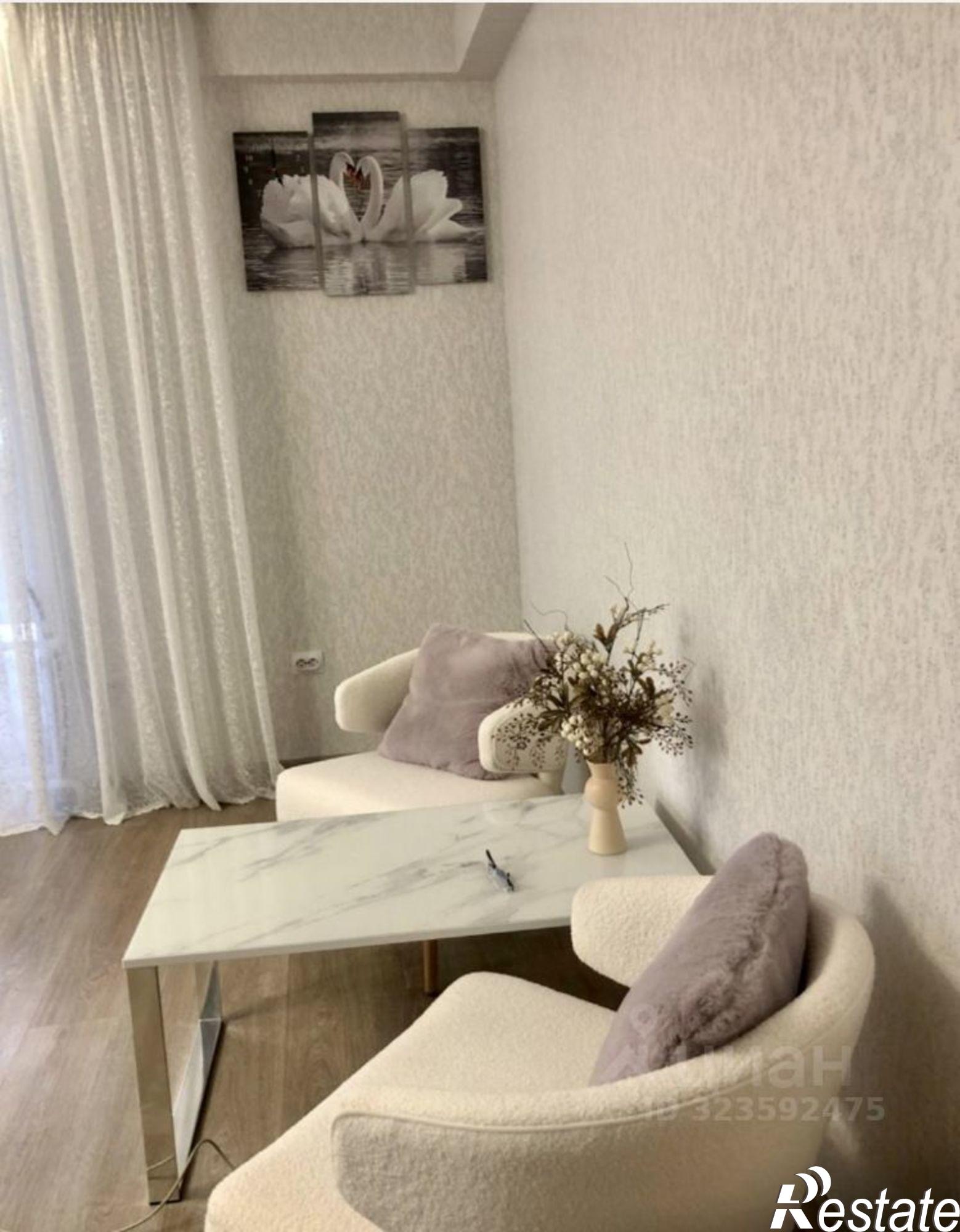 Сдать квартиру за 150 000 рублей на ул Панфиловцев, 15